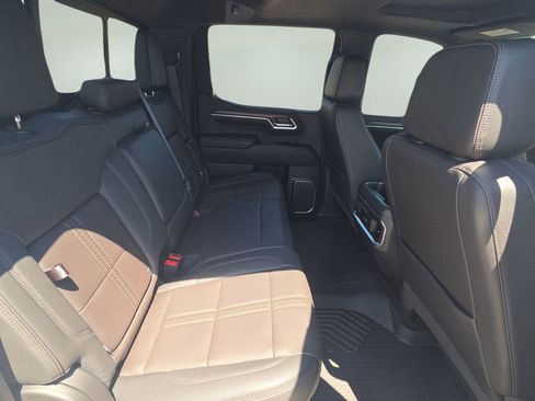 Used 2022 Chevrolet Silverado 1500 High Country w/ Z71 Off-Road Package image 17