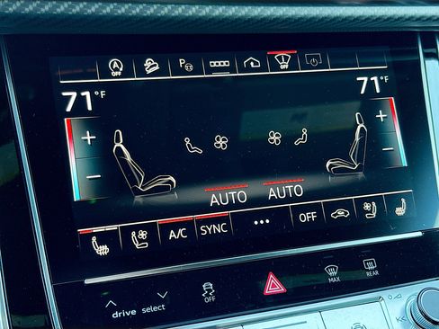 Used 2024 Audi SQ8 Prestige w/ Prestige Package image 34