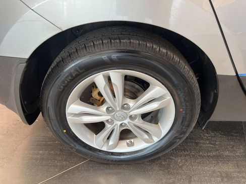 Used 2012 Hyundai Tucson GLS FWD image 8