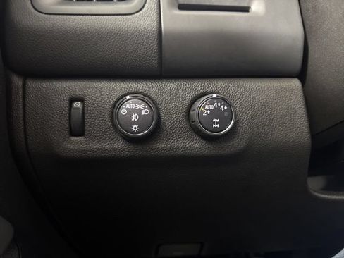 Used 2021 Chevrolet Colorado LT w/ LT Convenience Package AWD/4WD image 19