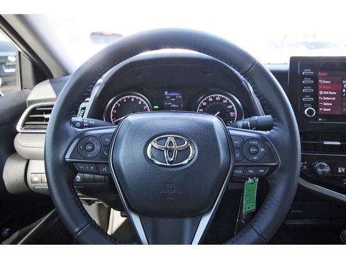 Used 2024 Toyota Camry SE image 16