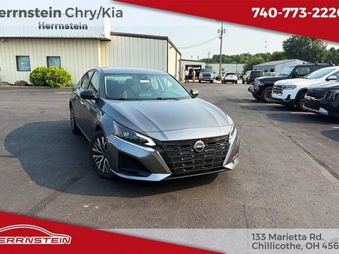 Used 2024 Nissan Altima 2.5 SV FWD image 1