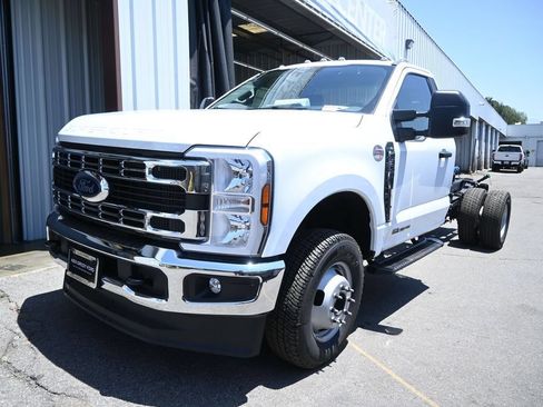 New 2025 Ford F350 XL w/ XL Chrome Package AWD/4WD image 1