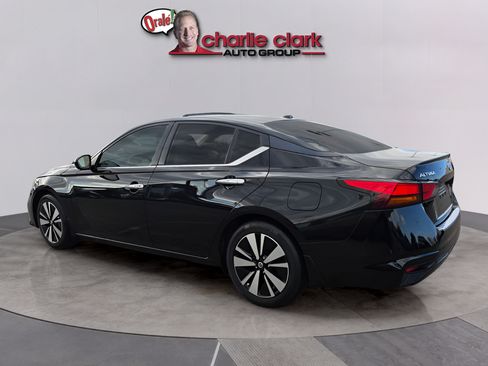 Used 2021 Nissan Altima 2.5 SV FWD image 4