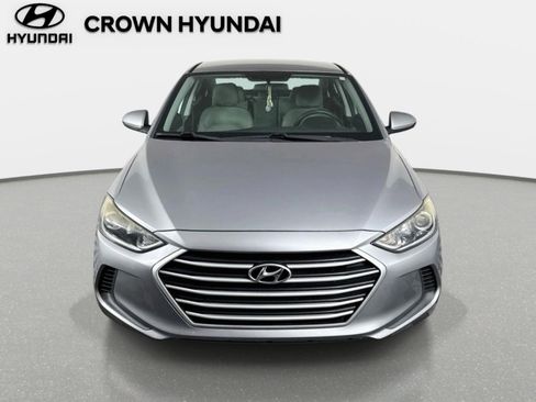 Used 2017 Hyundai Elantra SE FWD image 2