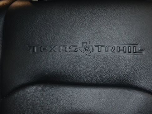 Used 2021 Jeep Gladiator Sport image 15