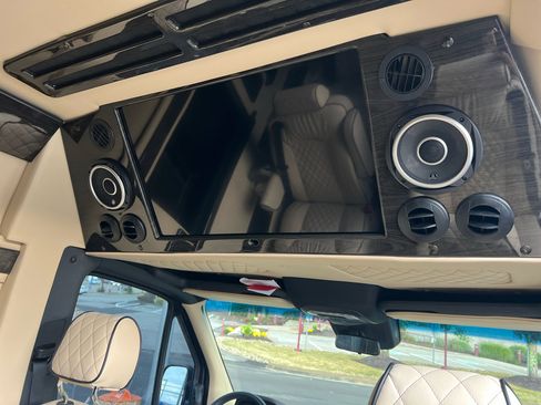 Used 2022 Mercedes-Benz Sprinter 3500 image 14