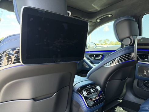 Used 2025 Mercedes-Benz S 63 AMG S image 22