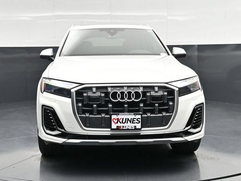 Used 2025 Audi Q7 3.0T Premium Plus AWD/4WD image 4