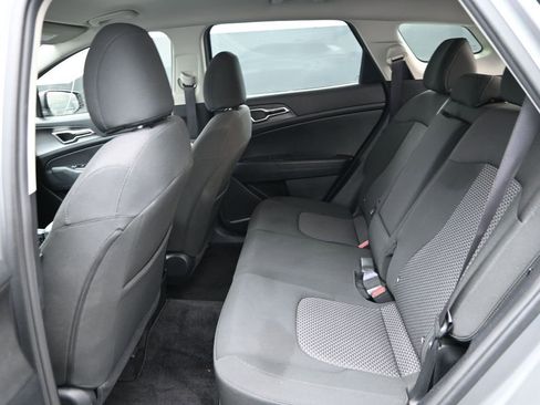 Used 2024 Kia Sportage LX image 12