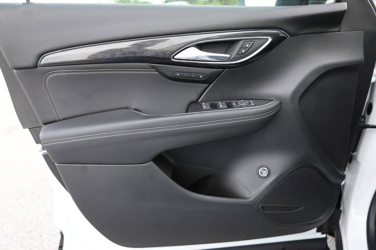Used 2023 Buick Envision Essence w/ Sport Touring Package AWD/4WD image 12