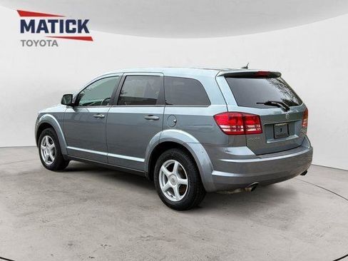 Used 2009 Dodge Journey SXT w/ Chrome Appearance Group FWD image 6