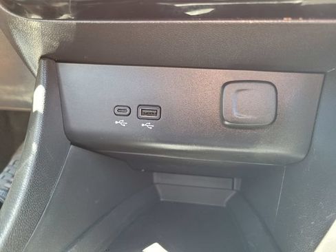 Used 2024 Buick Encore GX Sport Touring FWD image 25