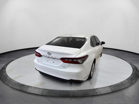 Used 2022 Toyota Camry LE FWD image 6