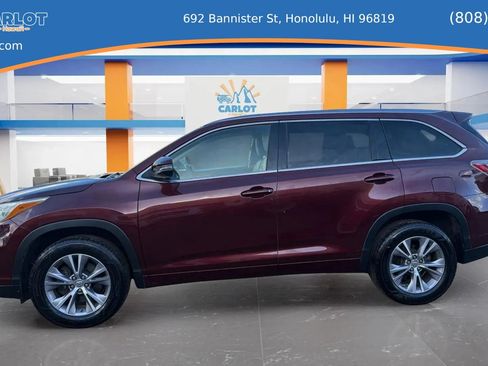 Used 2015 Toyota Highlander XLE FWD image 11