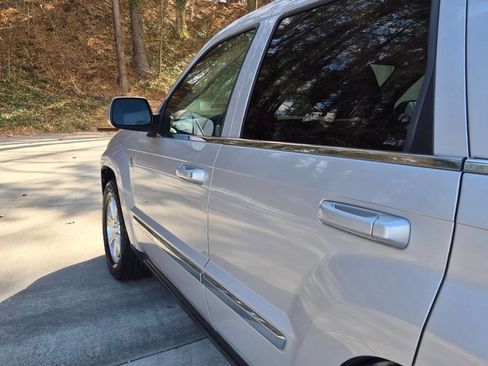 Used 2009 Jeep Grand Cherokee Limited image 34