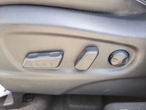 Used 2017 Kia Soul + w/ Primo Package FWD image 18