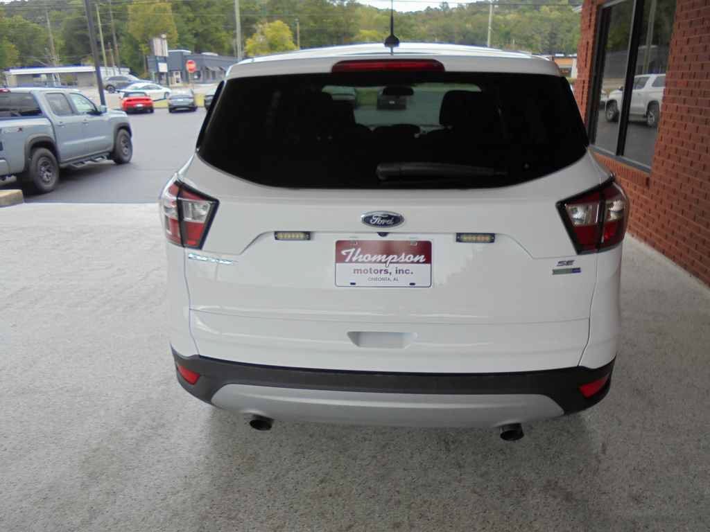 Used 2017 Ford Escape SE AWD/4WD image 4