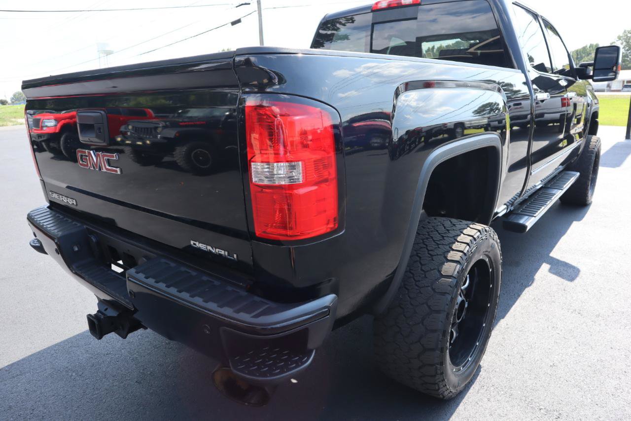 Used 2019 GMC Sierra 2500 Denali w/ Duramax Plus Package AWD/4WD image 5
