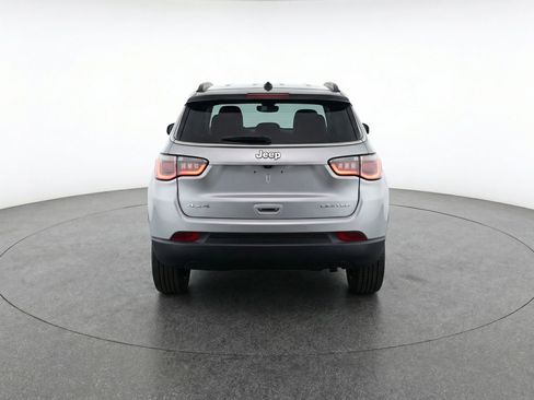 Used 2025 Jeep Compass Limited AWD/4WD image 7