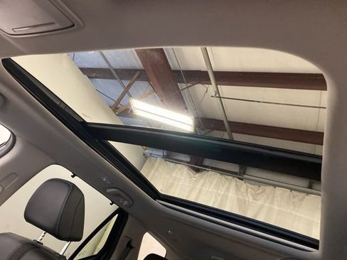 Certified 2025 Honda Pilot Touring image 16