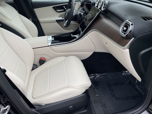 New 2026 Mercedes-Benz GLC 300 4MATIC image 43