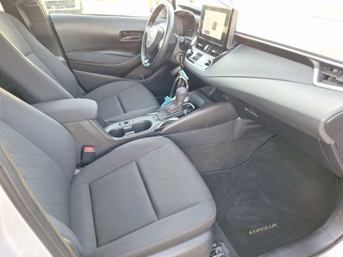 Used 2023 Toyota Corolla LE image 33