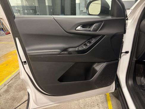 Used 2025 Chevrolet Equinox LT FWD image 18