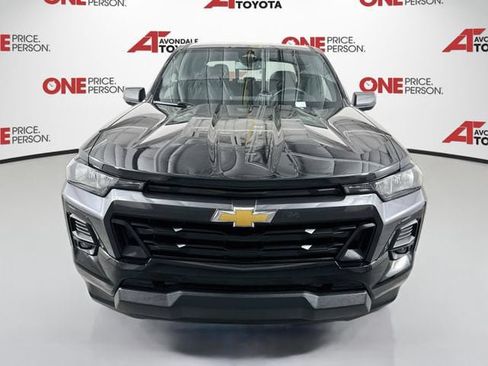 Used 2023 Chevrolet Colorado LT w/ LT Convenience Package II AWD/4WD image 2