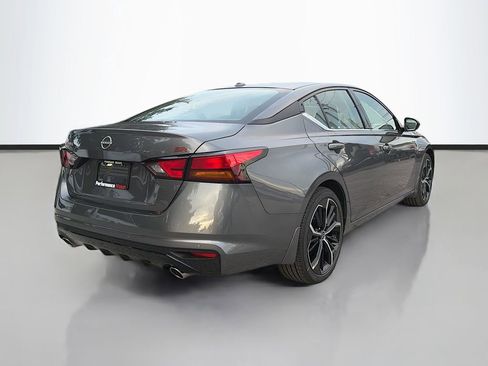 New 2025 Nissan Altima 2.5 SR image 8