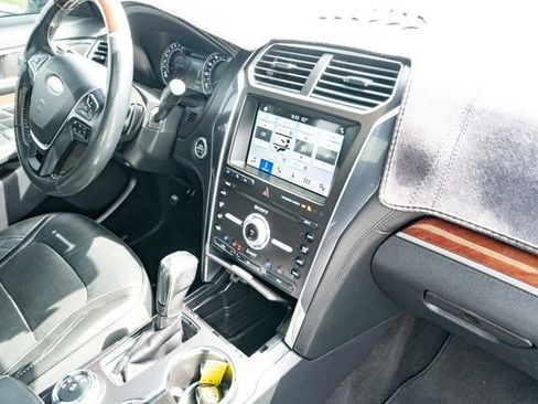 Used 2019 Ford Explorer Platinum AWD/4WD image 43