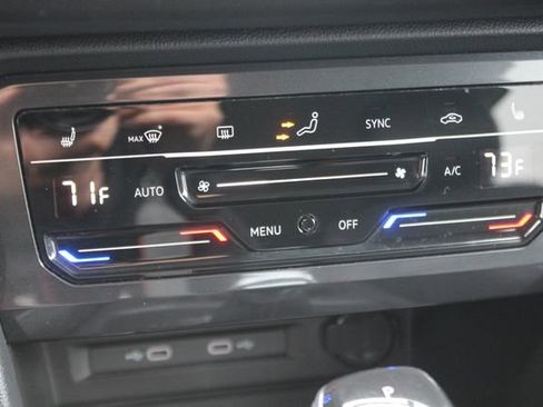 Used 2023 Volkswagen Tiguan SE image 8