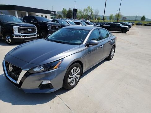 Used 2022 Nissan Altima 2.5 S image 2