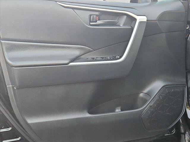 Used 2025 Toyota RAV4 LE AWD/4WD image 10