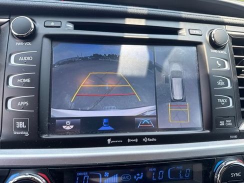 Used 2018 Toyota Highlander Limited Platinum AWD/4WD image 33