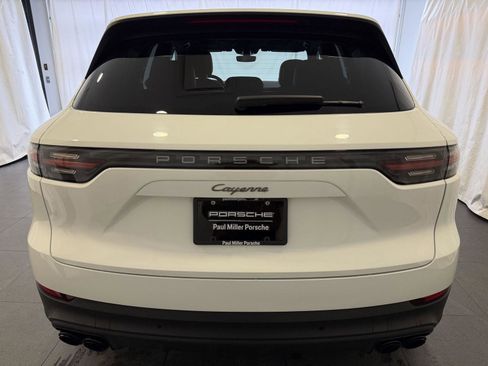 Used 2023 Porsche Cayenne Platinum Edition image 8