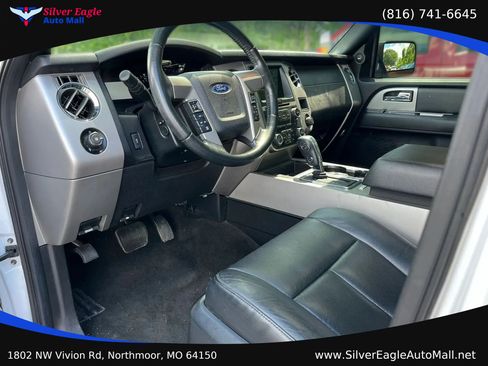 Used 2017 Ford Expedition Limited w/ Equipment Group 301A RWD image 8