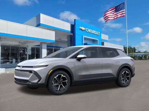 New 2026 Chevrolet Equinox EV LT image 2