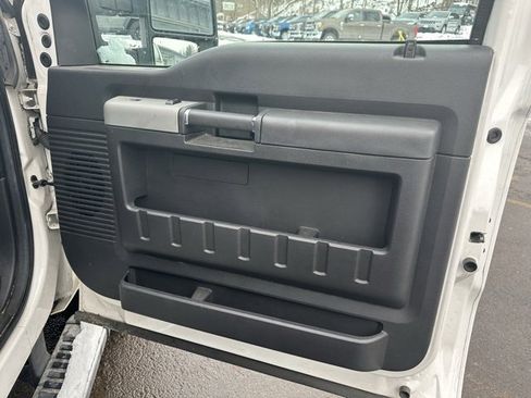 Used 2016 Ford F250 Lariat w/ Chrome Package image 17