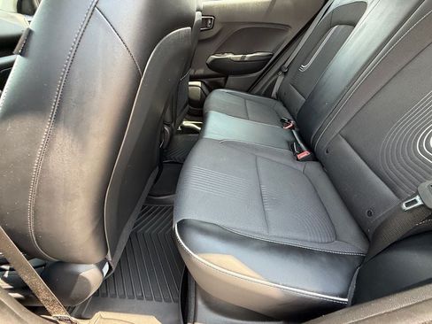 Used 2024 Hyundai Venue Limited FWD image 13
