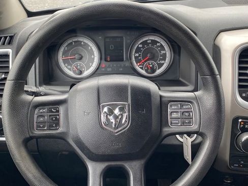 Used 2017 RAM 1500 Classic SLT image 9