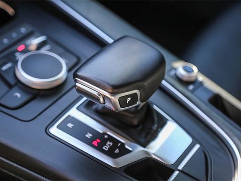 Used 2019 Audi A4 2.0T Premium image 19