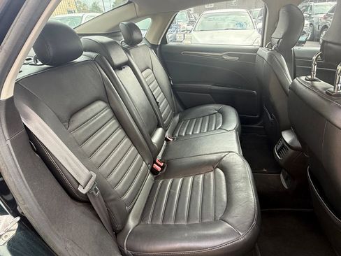 Used 2014 Ford Fusion SE w/ Equipment Group 202A image 5