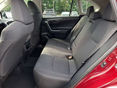 Used 2020 Toyota RAV4 LE AWD/4WD image 11