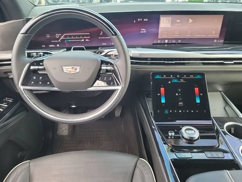 Certified 2025 Cadillac Escalade ESV Sport AWD/4WD image 11