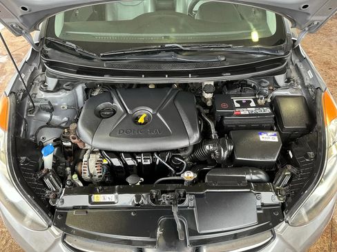 Used 2013 Hyundai Elantra Limited image 27