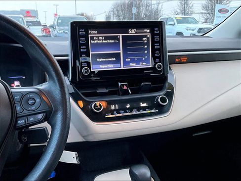 Used 2021 Toyota Corolla LE image 18