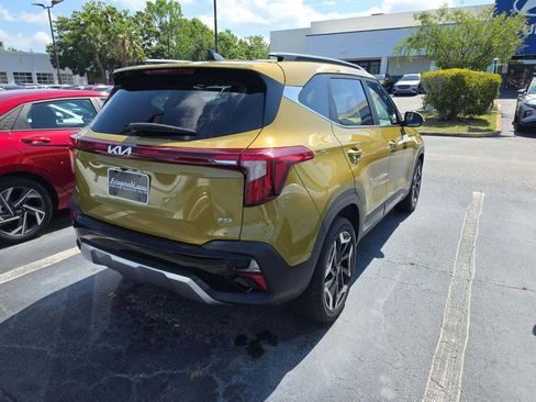 Used 2024 Kia Seltos SX w/ SX Sunroof Package AWD/4WD image 5