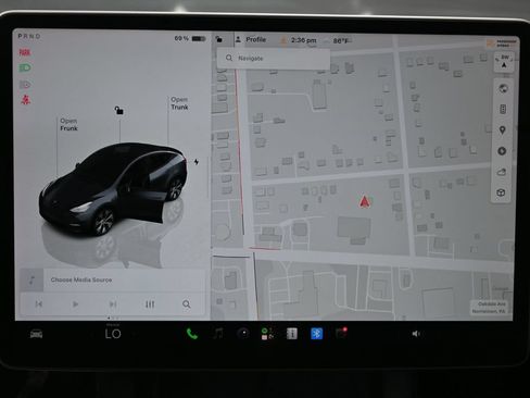 Used 2023 Tesla Model Y Long Range AWD/4WD image 15