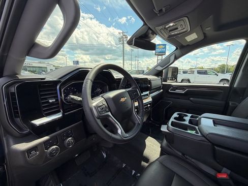 Used 2025 Chevrolet Silverado 2500 LT w/ All Star Edition AWD/4WD image 12